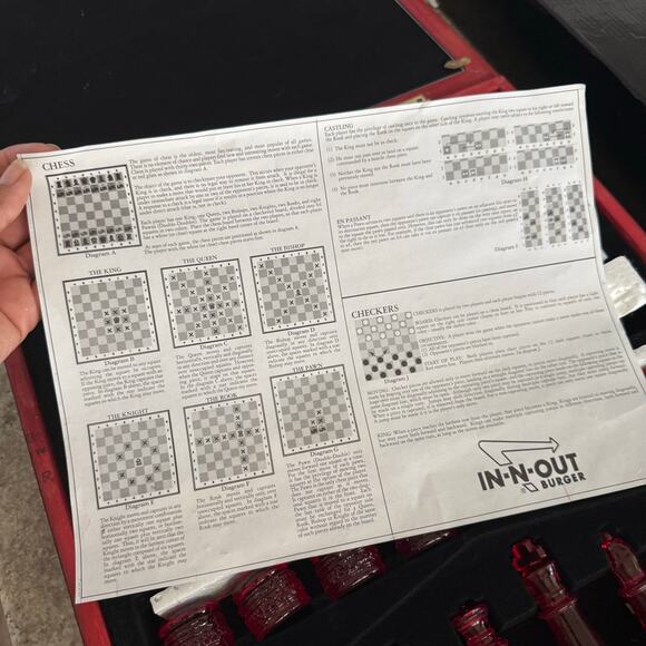 IN-N-OUT Chess Board Glass Complete Set With Box RARE - Picture 4 of 13